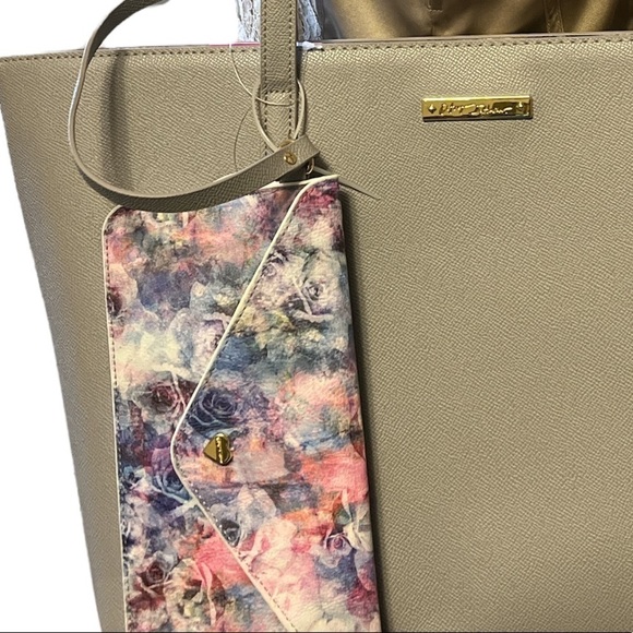 Betsey Johnson gray tote style bag with amazing lining and detachable pouch, new - Picture 2 of 15